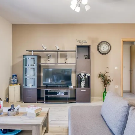 Aggelos Cozy Apartment Few Min From Sea Karavádhos